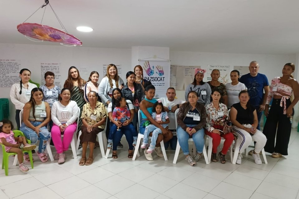 Inauguració de l'exposició de Dones resilents a Medellín. Foto Grup Cultural Garrigues