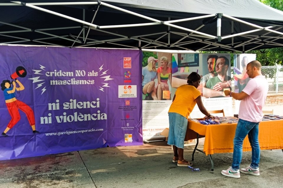 la carpa per la diversitat i contra el masclisme a Mollerussa. Foto_ Grup Cultural Garrigues