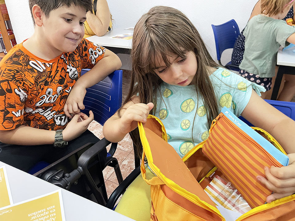 Los niños que atiende CaixaProinfancia recibirán material escolar CRÉDITO FLC Víctor Molino