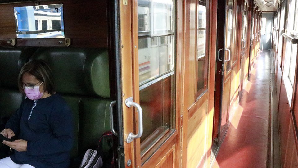 El Tren dels Llacs, imatge de l'interior d'un vagó del comboi ©Anna Berga