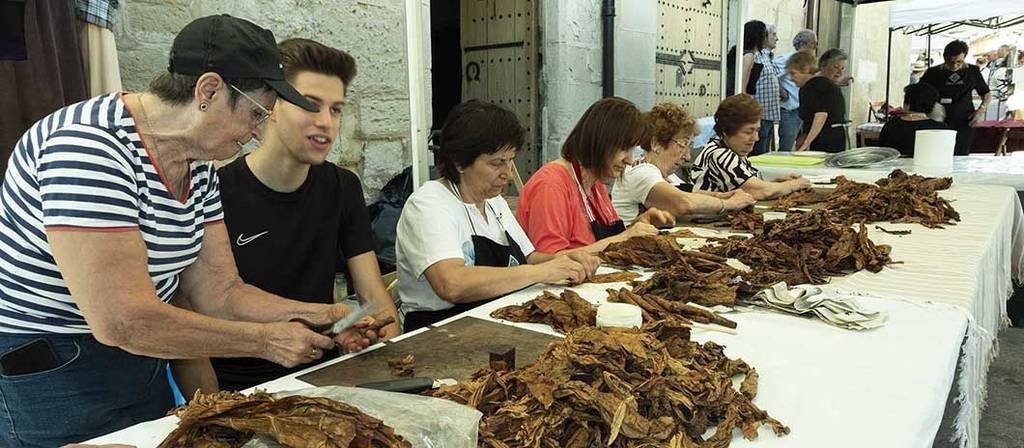 Preparen caliquenyes a la Mostra d'Oficis de Fondarella ©JosepAPérez