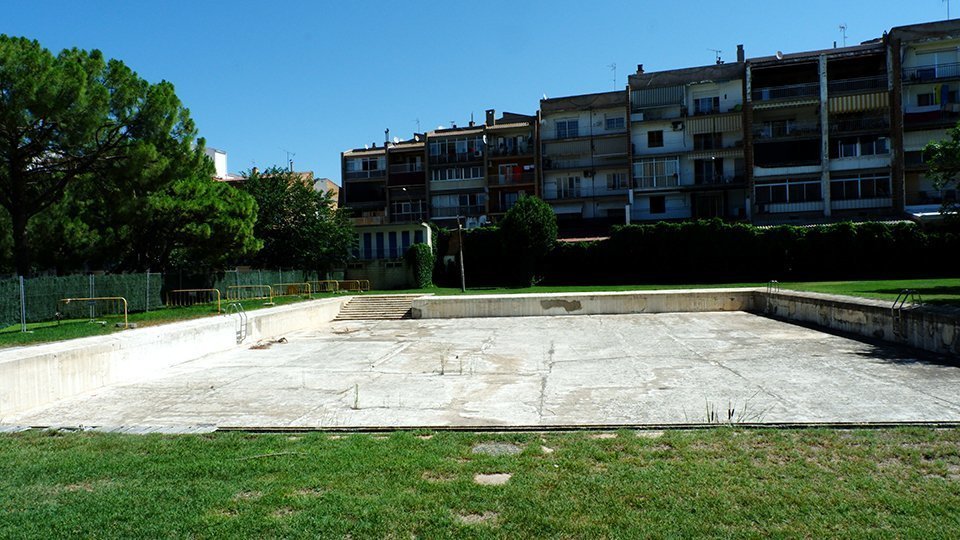 Piscina en desús que s'inclourà en el projecte ©JosepAPérez
