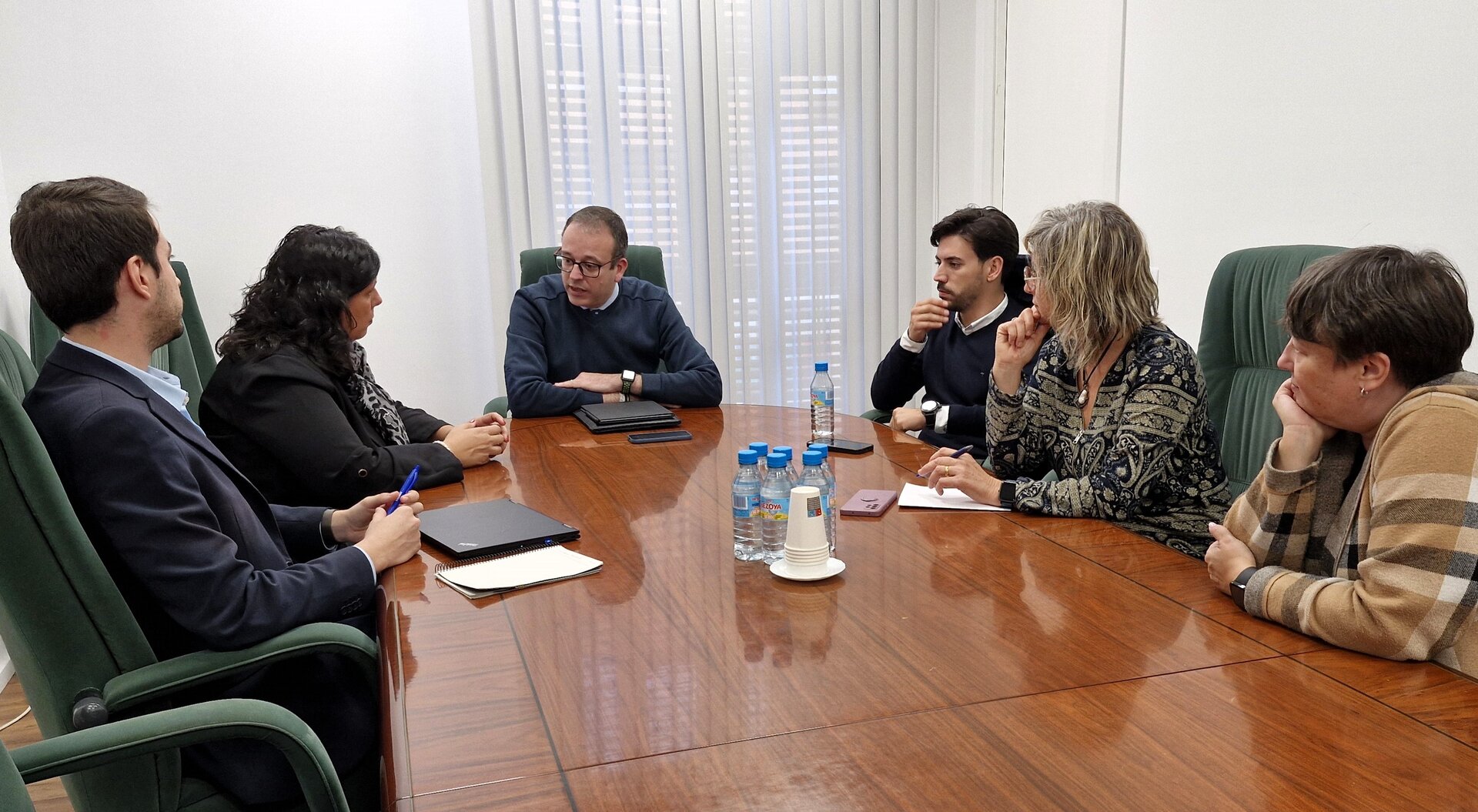 Imatge de la reunió de treball amb la delegada del Govern Núria Gil. Foto: Ajuntament de Mollerussa